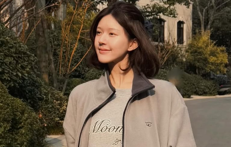 趙露思終于可以獨(dú)自走路散步，讓粉絲相當(dāng)高興，紛紛松了一口氣。（圖／趙露思IG）