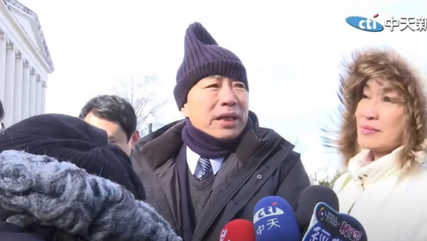 立法院長”韓國瑜戴毛帽現(xiàn)身