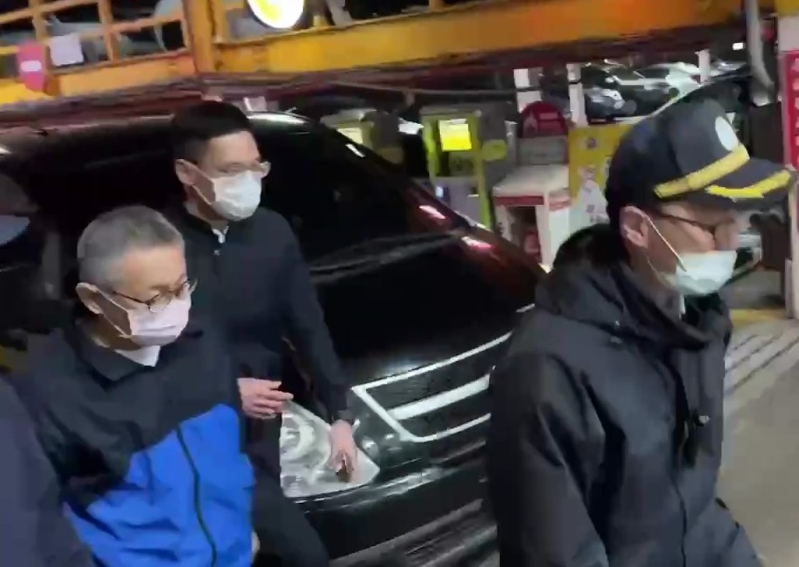 柯文哲抵達(dá)醫(yī)院 柯文哲抵達(dá)醫(yī)院