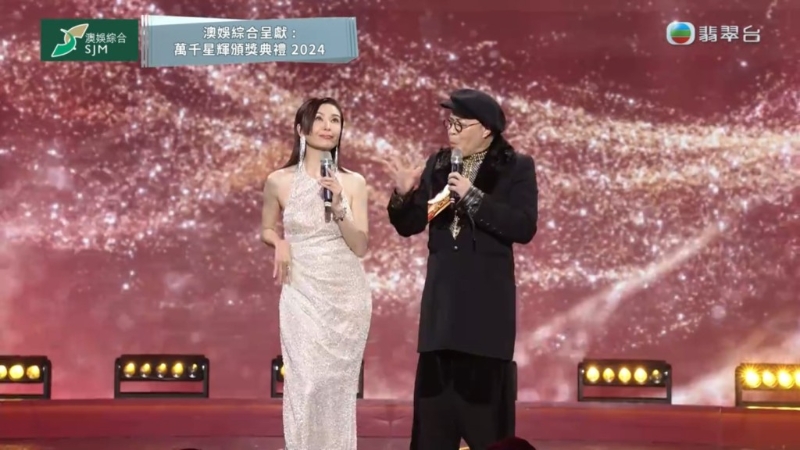 伍詠薇神還原”五索“的表情。