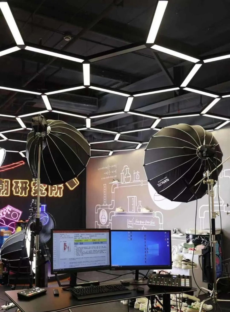 回力的設(shè)計追上潮流。 （網(wǎng)絡(luò)圖片）