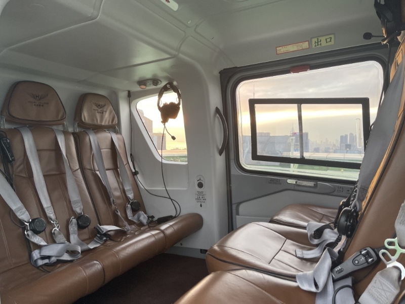 直升機(jī)內(nèi)部