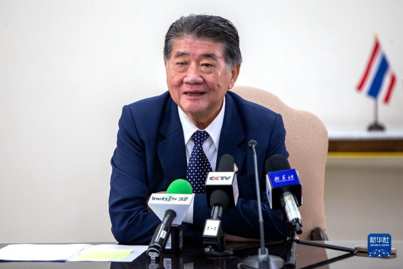 泰國(guó)副總理Phumtham。