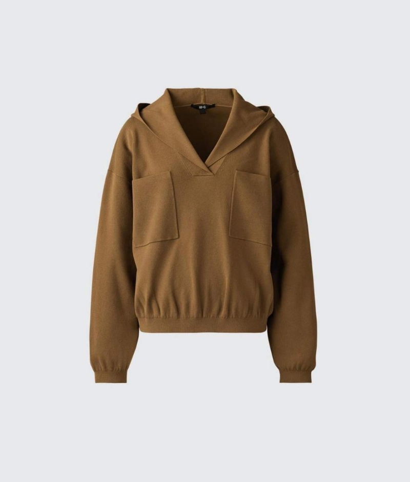 C春夏設(shè)計(jì)師聯(lián)名系列連帽針織上衣 $249，以嫘縈物料制成。