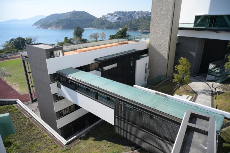 圣士提反書院校長李敏慧表示，該校10年前在高中開辦國際文憑大學(xué)預(yù)科課程(IBDP)，近年越見受學(xué)生和家長歡迎。