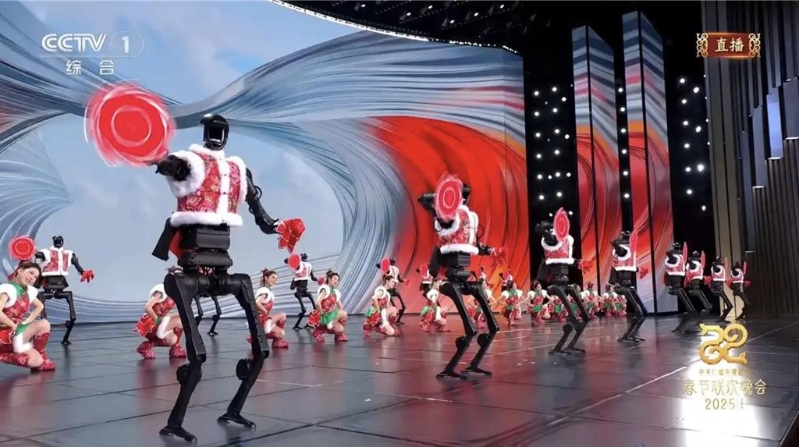 于今年一月央視春晚亮相的同款人形機(jī)器人，開(kāi)價(jià)65萬(wàn)元，12日晚間在電商平臺(tái)上架后隨即秒殺。