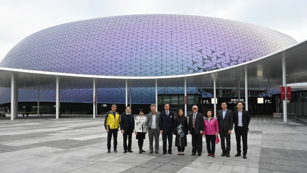 行會非官守議員參觀啟德體育園，冀啟用后辦更多大型國際活動，吸引世界各地旅客來港