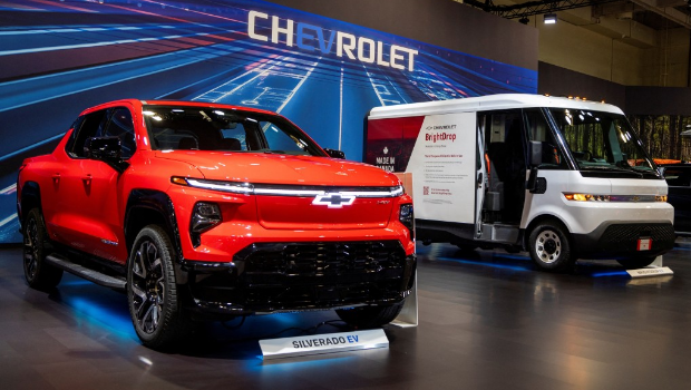 特朗普預(yù)告4月2日征進(jìn)口汽車關(guān)稅，圖為多倫多國際車展。