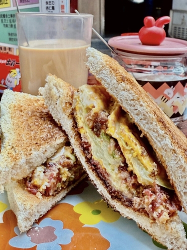 以爆焰三文治聞名。（香港茶餐廳及美食關(guān)注組＠FB圖片）