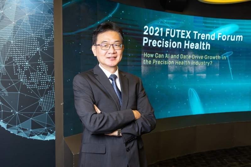 成功大學(xué)副校長(zhǎng)陳鴻震遭爆外遇，陳鴻震駁斥，陳妻則懷疑先生被陷害；對(duì)此《鏡周刊》公開新照片，表示上月16日陳鴻震與高女共進(jìn)晚餐，隨后牽手走回高女住處，隔天中午才一起出門。（翻攝自成大官網(wǎng)）