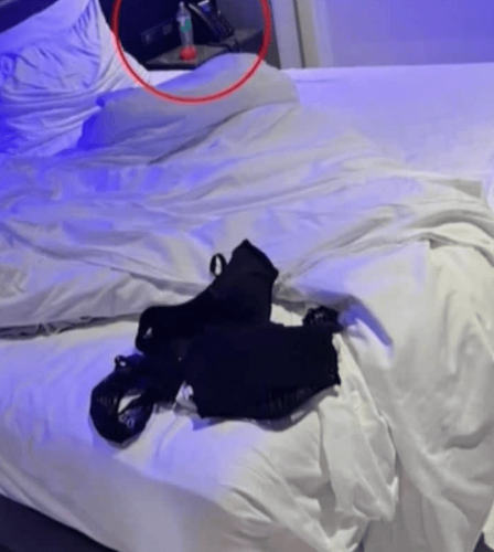 警方在房間內(nèi)找到新型毒品“開心水”（Happy Water）。 網(wǎng)圖