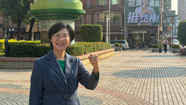 疑詐領(lǐng)助理費(fèi) ，“立委”林岱樺立院辦公室、服務(wù)處遭搜索。