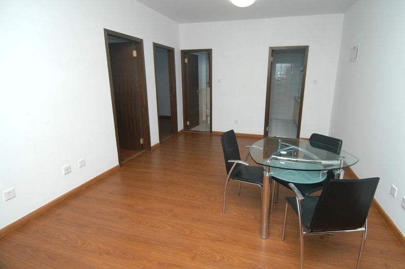 深圳羅湖區(qū)東門南路與沿河南路交匯處，陽(yáng)光新干線2房2廳示范單。陳堯華攝