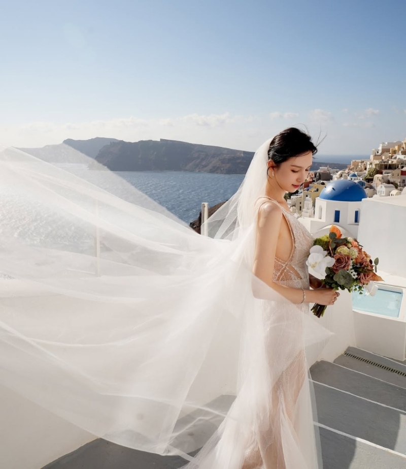 36歲的何傲兒元宵當日于IG宣布結(jié)婚。