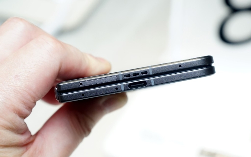 機(jī)身厚度僅8.93mm