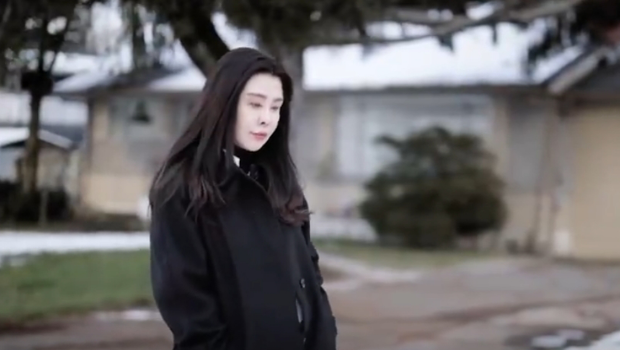 息影多年的王祖賢宣布事業(yè)第二春，她在加拿大開設(shè)艾灸館，并在2分多鐘的影片中大方露面吐心聲。