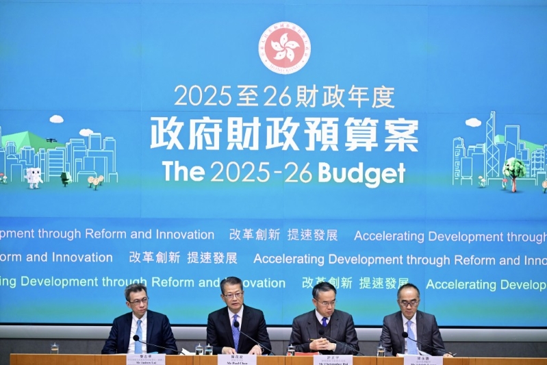 陳茂波下午出席《預(yù)算案》記者會。