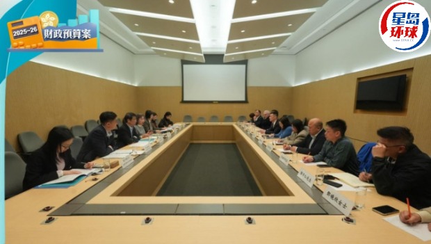 楊何蓓茵發(fā)信予全體公務(wù)員 楊何蓓茵發(fā)信予全體公務(wù)員