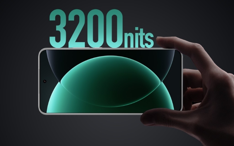 6.73吋2KAMIOLED螢?zāi)环逯盗炼仍鲋?,200nits。