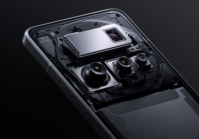 小米15Ultra是同級中鮮有雙大底的4鏡旗艦。