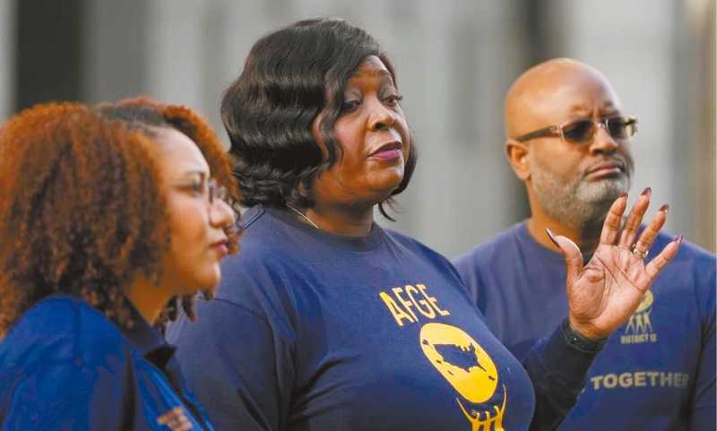 聯(lián)邦令白宮撤回大規(guī)模解雇通知。