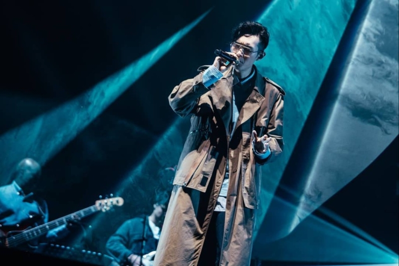 方大同神隱前曾分別在臺(tái)灣、倫敦、吉隆坡等地開(kāi)騷。