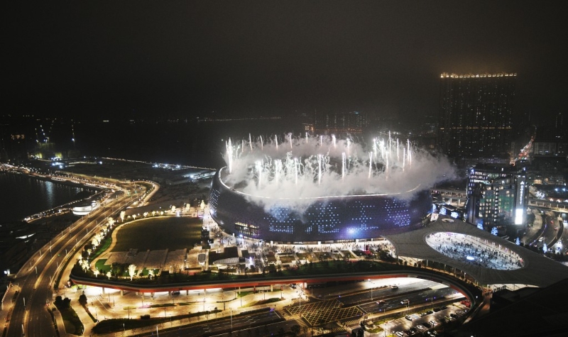 啟德主場館進(jìn)行煙火表演。