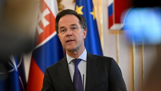 北約（NATO）秘書長(zhǎng)呂特已告知烏克蘭總統(tǒng)澤連斯基，必須找方法修復(fù)與美國(guó)總統(tǒng)特朗普之間的關(guān)系。