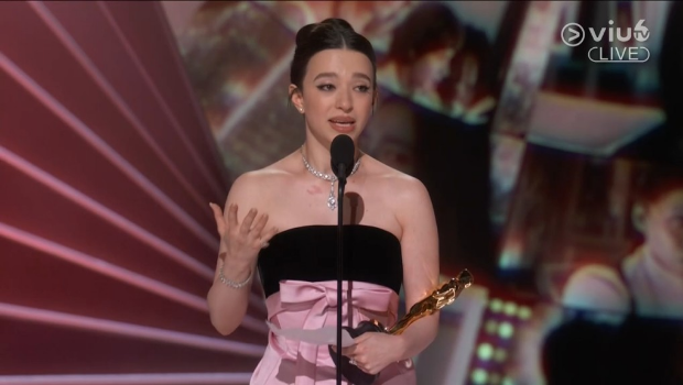 最佳女主角由《阿諾拉》Mikey Madison奪得。