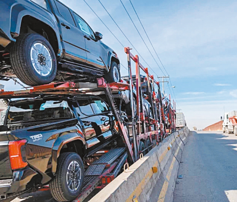 特朗普宣布對(duì)中國、墨西哥加征關(guān)稅。