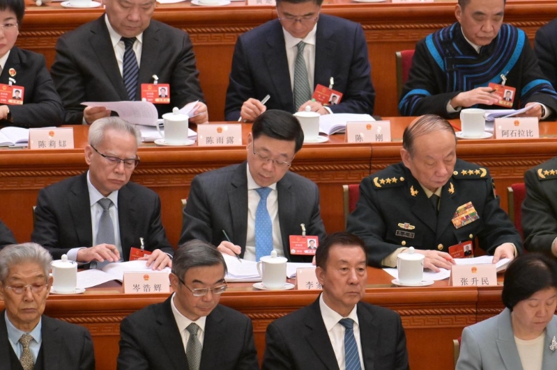 列席會議的行政長官李家超在社交平臺表示，對政府工作報告倍感鼓舞。李家超圖片