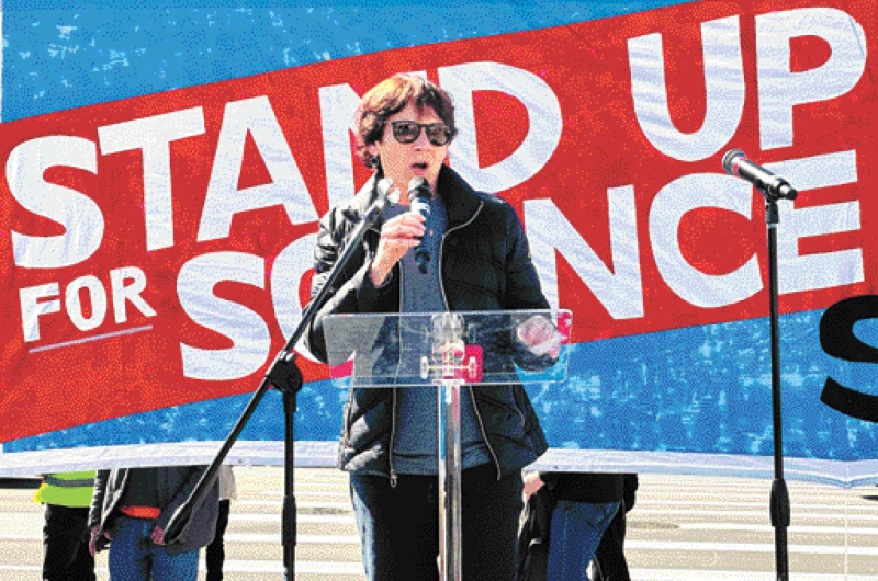 諾貝爾獎(jiǎng)獲得者貝爾托西（Carolyn R.&nbsp;B ertozzi）出席集會(huì)。