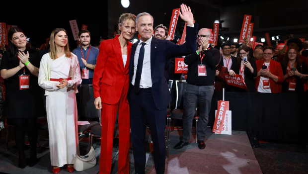 加拿大前央行行長卡尼（Mark Carney）贏得執(zhí)政黨自由黨領(lǐng)袖的競選，將接替特魯多擔(dān)任總理。