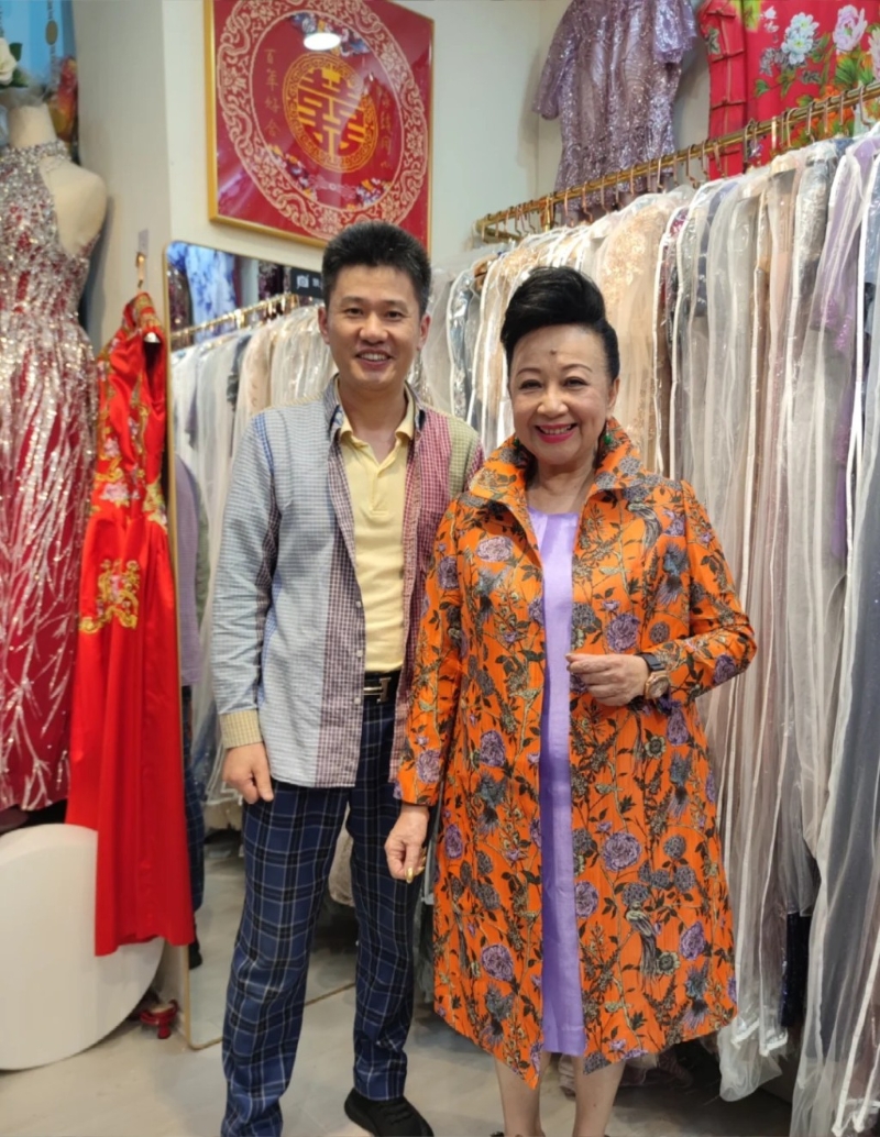 原來(lái)連藝人薜家燕都是「熟客仔」