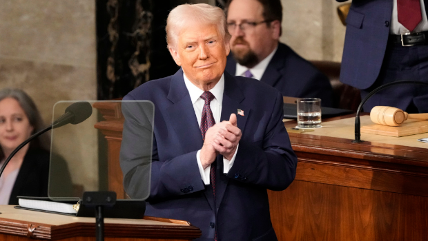 美國(guó)總統(tǒng)特朗普近期宣布對(duì)加拿大征收高額關(guān)稅。