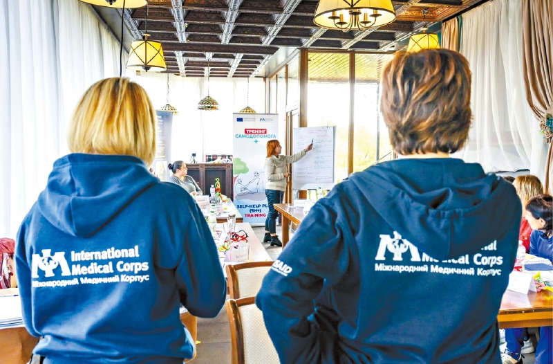 國(guó)際醫(yī)療團(tuán)隊(duì)。