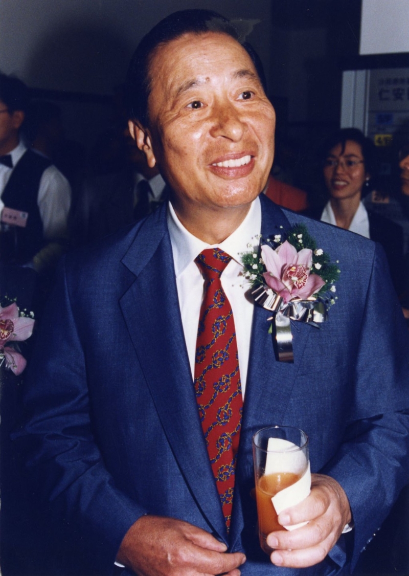 李兆基談致富之道時，多次提到「吃得苦中苦，方為人上人」。