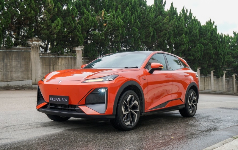 Deepal深藍(lán)S07標(biāo)準(zhǔn)續(xù)航版試駕：品牌以“Touch the Future”作理念，而首發(fā)Deepal S07是一款五門(mén)五座位中型純電動(dòng)SUV。