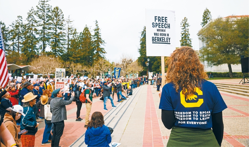 加州大學(xué)各校示威抗議特朗普政策。