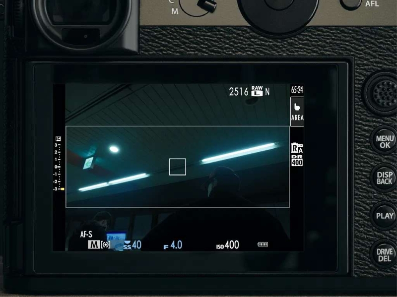 新作還預(yù)設(shè)獨特的相片比例。