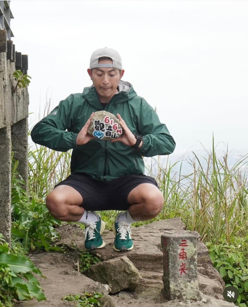 趙駿亞過去曾因毆打女友、推倒警員的暴力丑聞，幾度登上新聞版面。