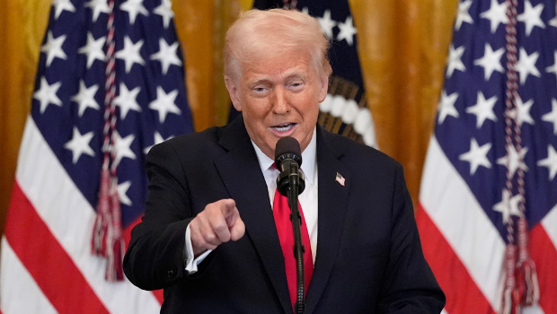 美國周三宣布將對所有非美國制造的進口汽車征收25%關(guān)稅，歐洲汽車產(chǎn)業(yè)恐首當其沖。