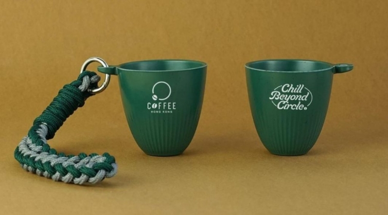 以及以咖啡渣制成的試飲杯。