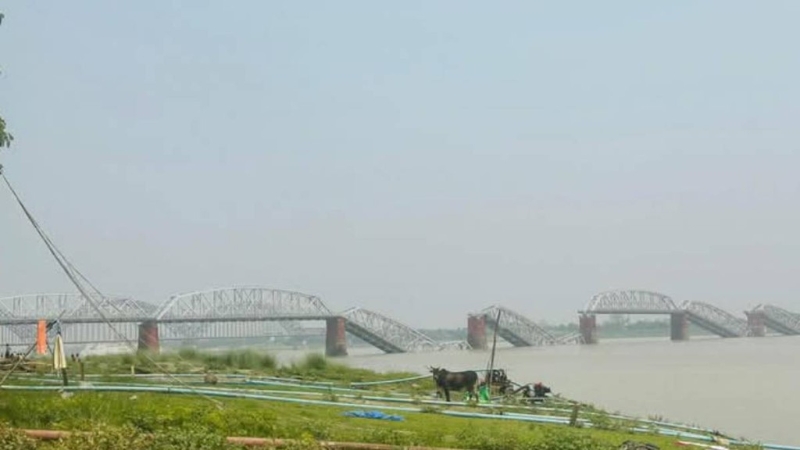 緬甸地震后，實(shí)皆有跨河大橋骨牌式斷裂。 WhatsHappeningInMyanmar@X.jpg