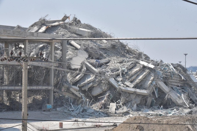 建筑物倒塌后，有傳多名工人被瓦礫活埋。 Fire & Rescue Thailand@facebook