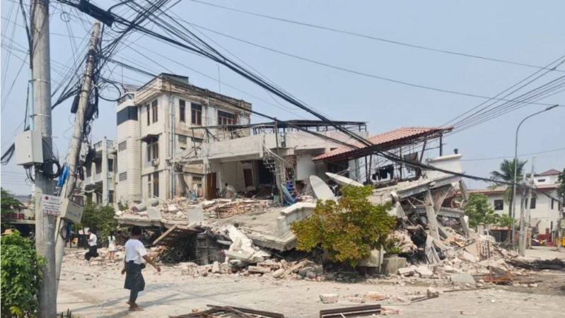 3月28日在緬甸曼德勒省拍攝的地震后受損的建筑。 新華社