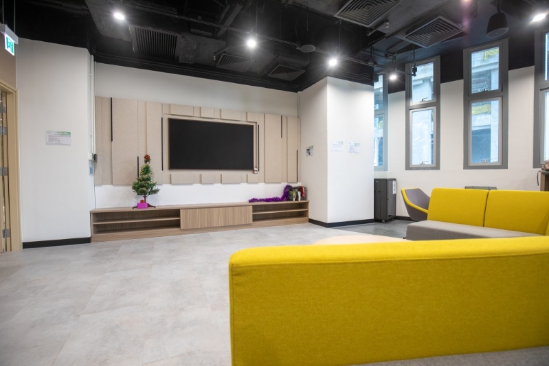 宿舍樓層設(shè)多用途活動(dòng)室。