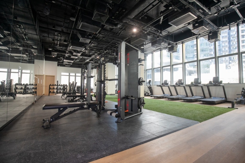 學(xué)院設(shè)有健身室，空間寬敞。