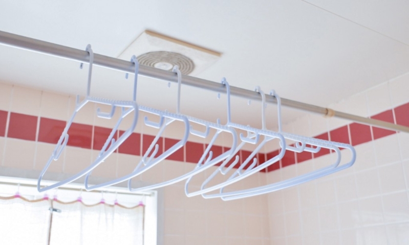 「林內(nèi)（RINNAI）」在官方網(wǎng)站指出，雖然這類具抽濕或排氣功能的機(jī)器可以自由開關(guān)，但建議最好24小時長開，而且「不要長時間關(guān)閉」（photoAC）