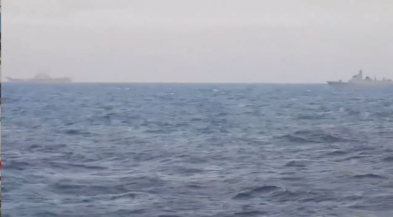 臺軍拍攝到的山東艦航母編隊。